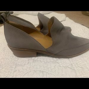 Lucky Brand Cahill Flat